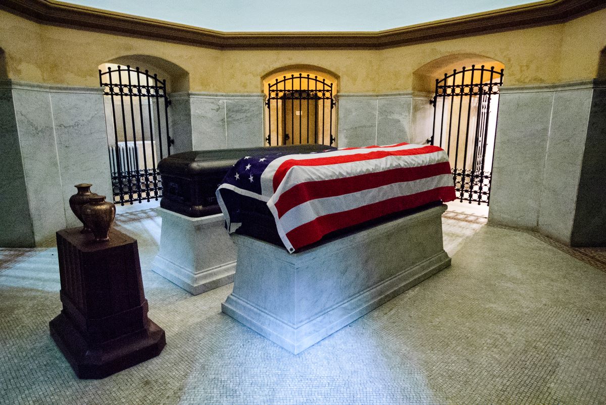 Enjoy A Tour Of Some Of The Greatest Cemetery Mausoleums, Presidential Tombs, Private And Public Mausoleums Designed And Built In The US - February 26 2023 - Rome Monument