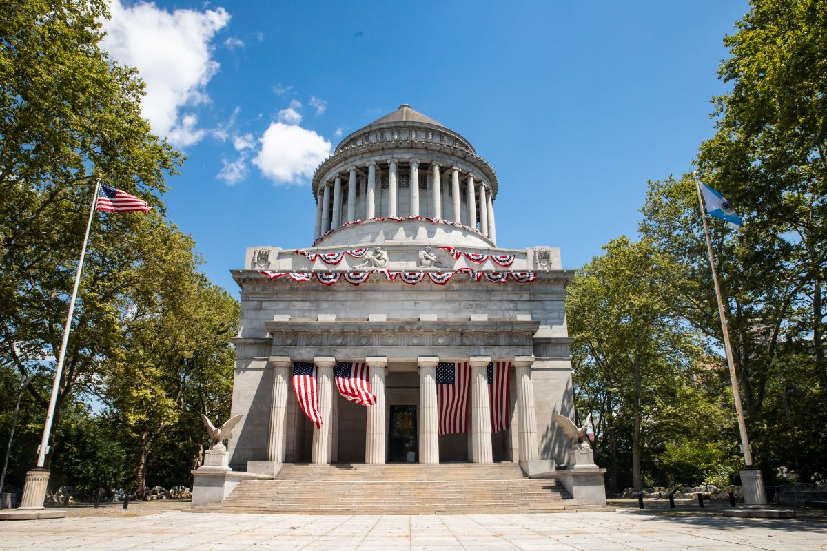 Grant's Tomb, officially the General Grant National Memorial, is the final resting place of Ulysses S. Grant, 18th president of the United States, and his wife, Julia Grant.