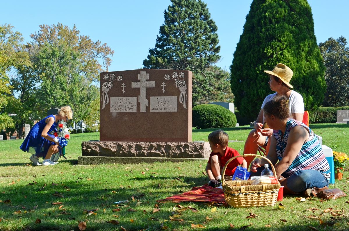 Gravesite Visitation Ideas And How To Enjoy The Visit - These tips and videos may help prepare you to visit a family cemetery memorial