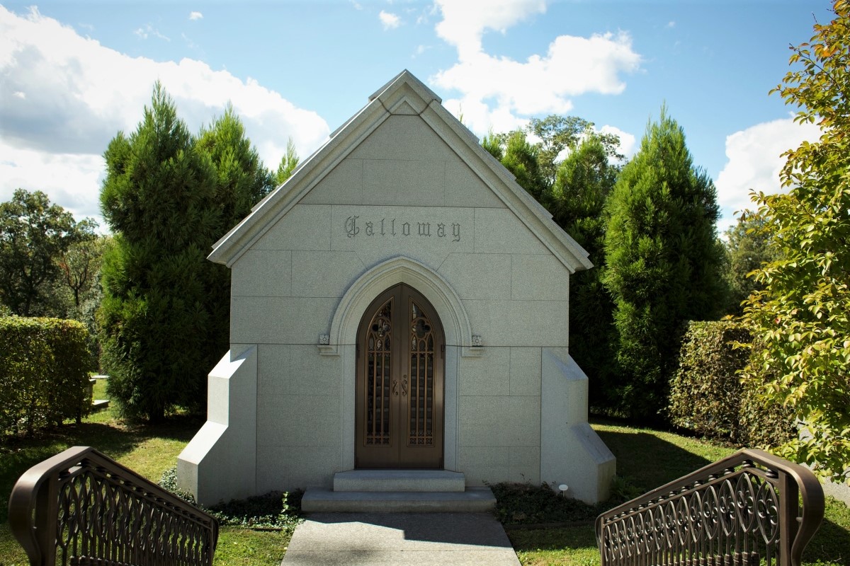 In this Chapter of The Essential Buyers Guide to Private Family Mausoleums, we’ll take a look at some mausoleum design styles and 2023 costs in the U.S., including modern, single crypt, family, simple and side-by-side mausoleums March 17 2023 Rome Monument