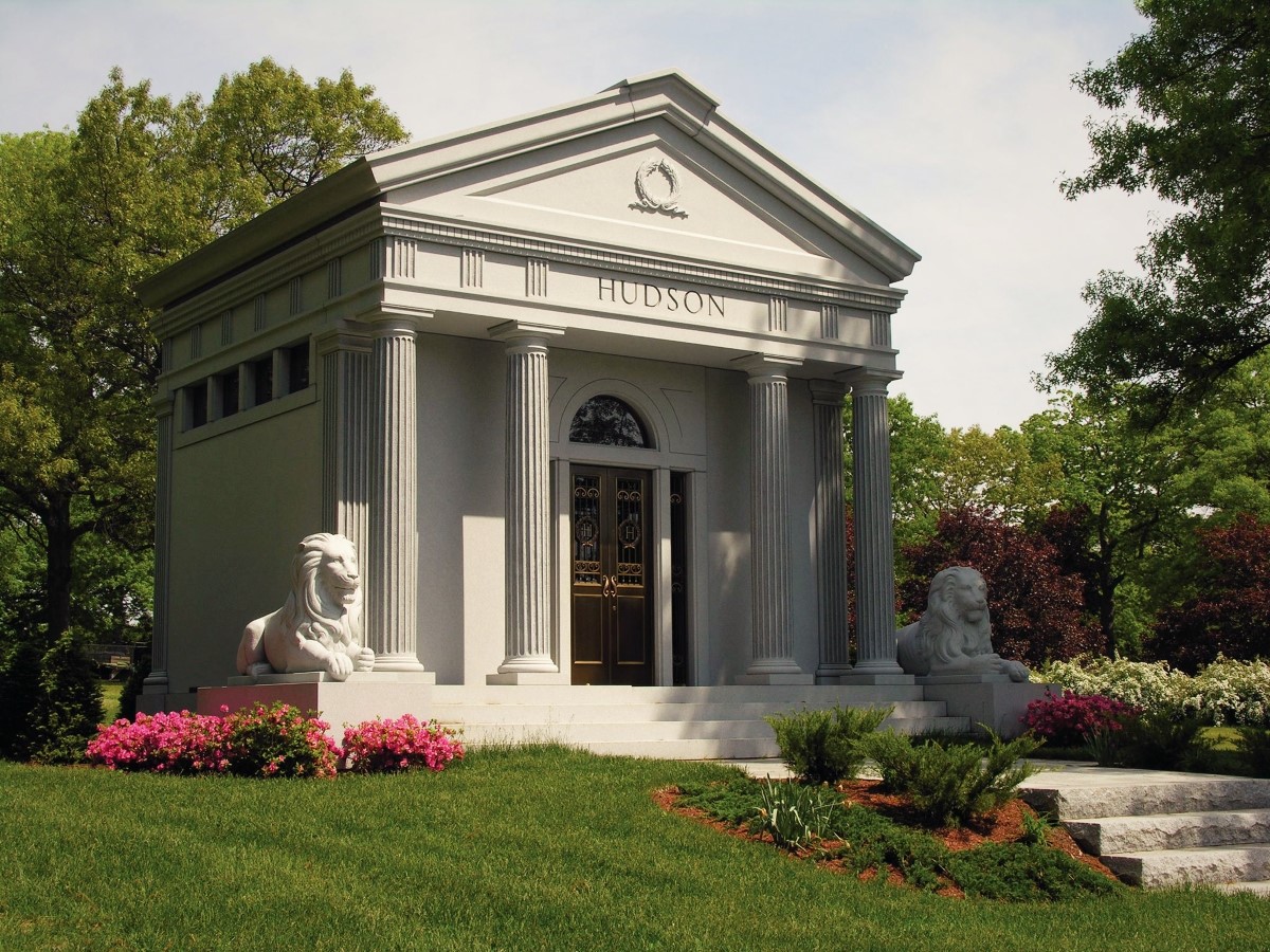 Ironically, Modern style mausoleums most often find their design inspiration in the architectural styles of old…from the elegant Greek and Roman Classical styles, to the soaring Gothic and Romanesque styles - March 17 2023 Rome Monument 